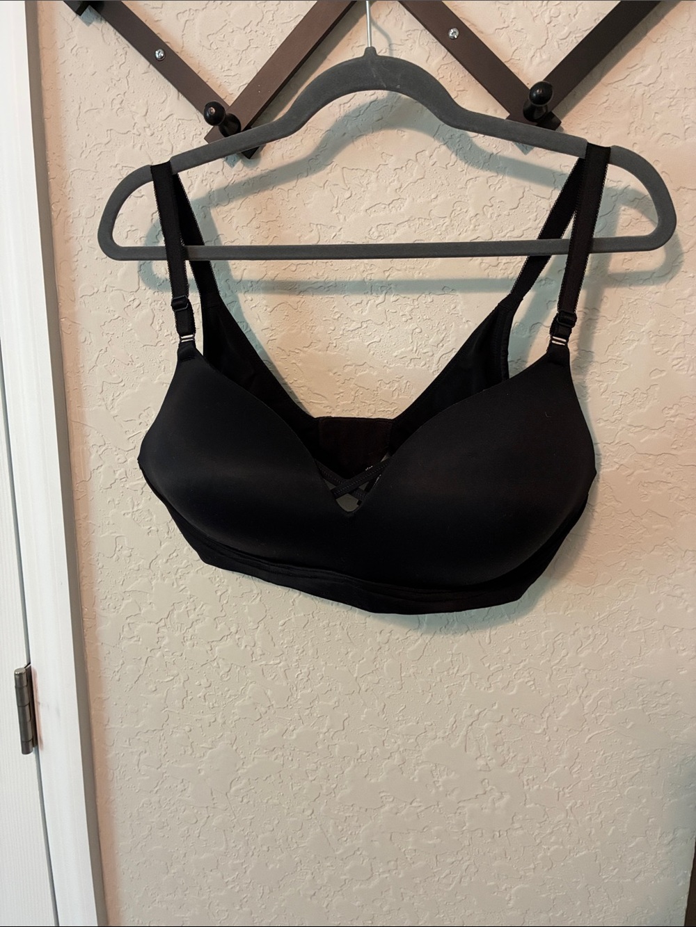 Smooth Contour Black T-Shirt Bra with Light Padding